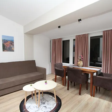 Cityscape Delight Apartment Shkoder