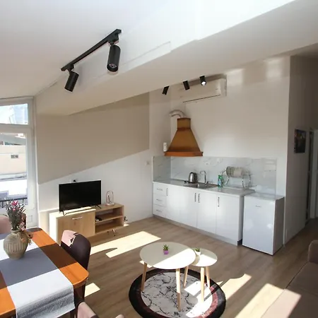 Cityscape Delight Apartment Shkoder