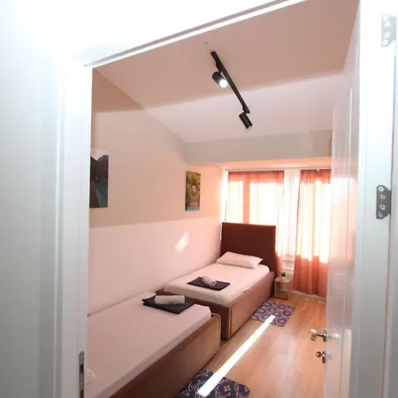 Cityscape Delight Apartment Shkoder
