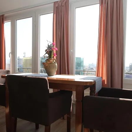 Apartment Cityscape Delight *